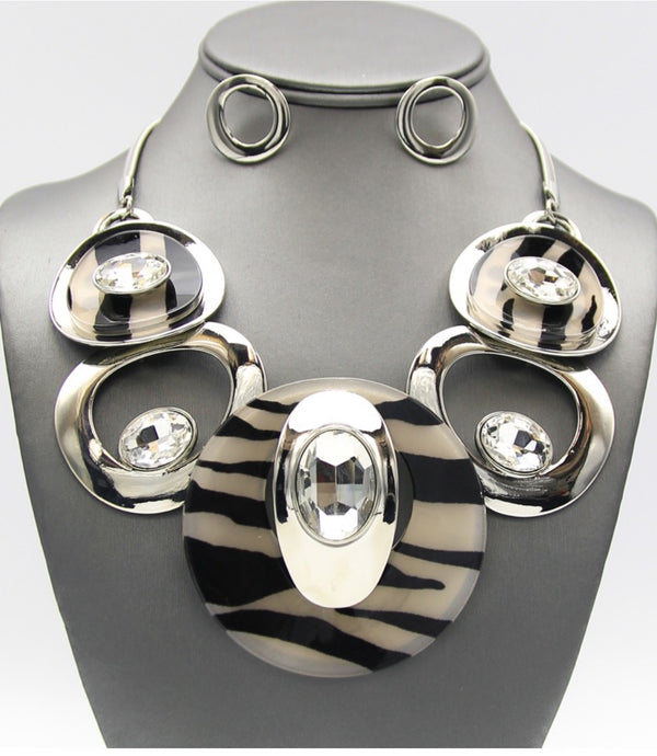 Leopard style Disc Necklace Set