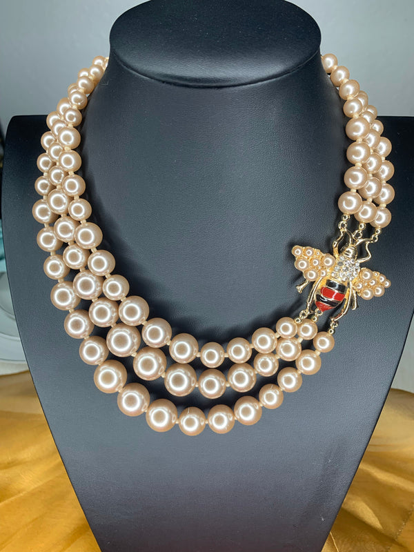 Necklace pearl